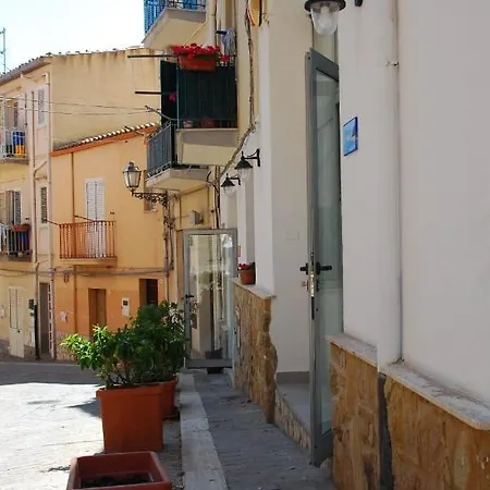 Four Seasons Summer * Cefalù